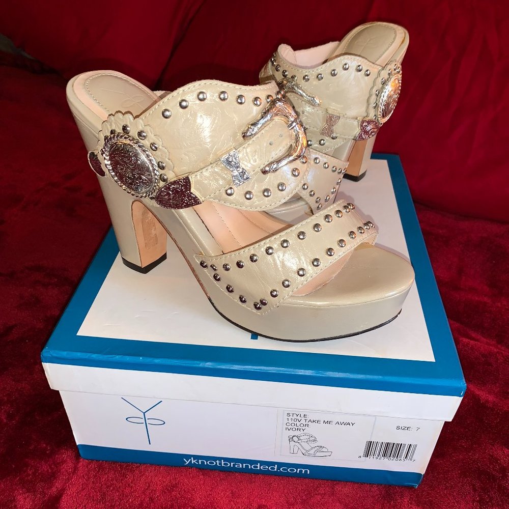 Size 7 YKNOT Branded Ivory Colored TAKE ME AWAY w/Conchos NEW